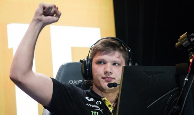 点名中强吃 点名中强吃